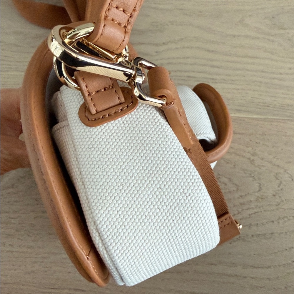 lululemon athletica White and Tan Crossbody Bag with Coin Case - Picture 9 of 12